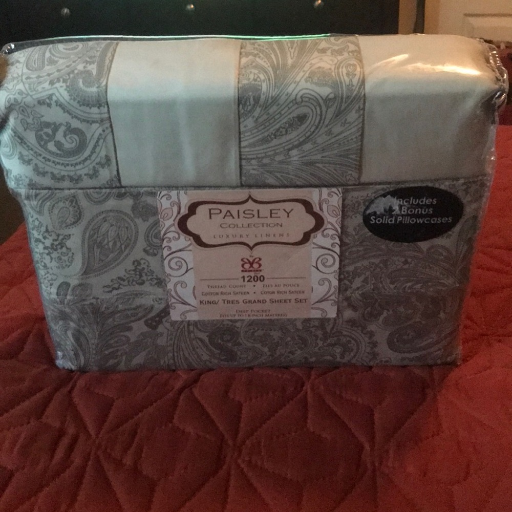 Sheet set.. Color is sage. King.